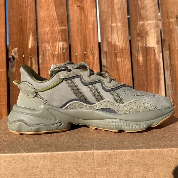 Adidas ozweego hot sale orange size 6